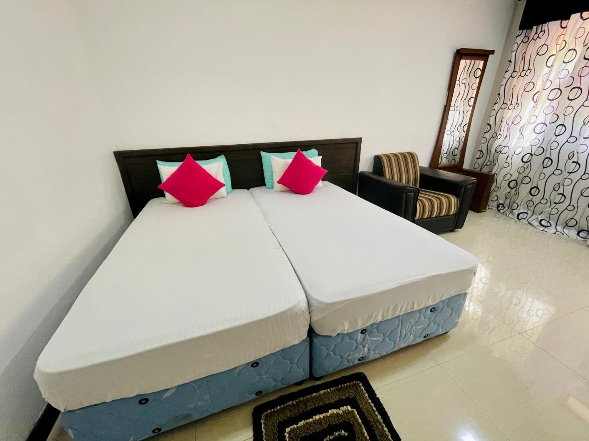 Tishan Holiday Resort Polonnaruwa Rum bild