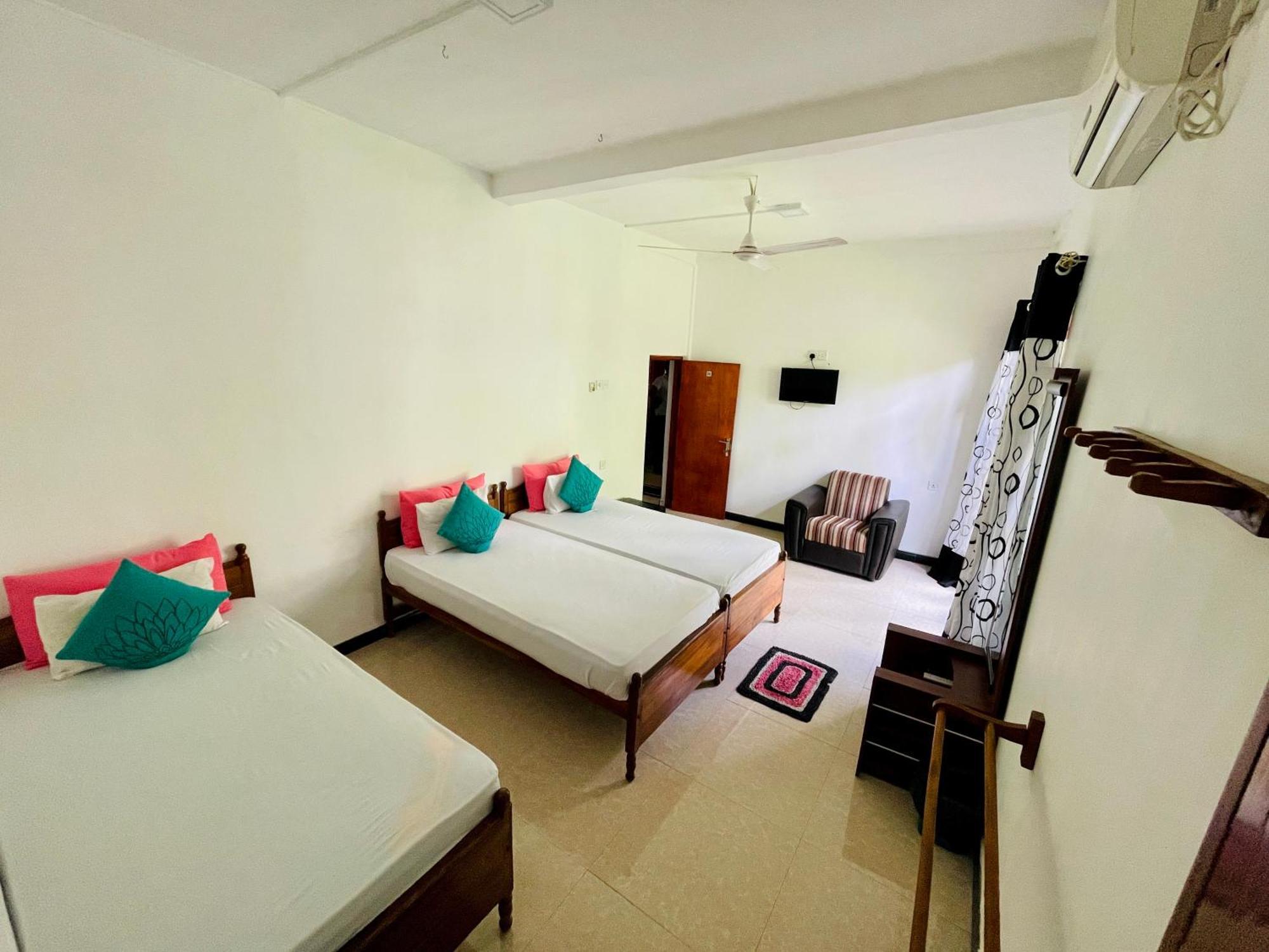 Tishan Holiday Resort Polonnaruwa Rum bild