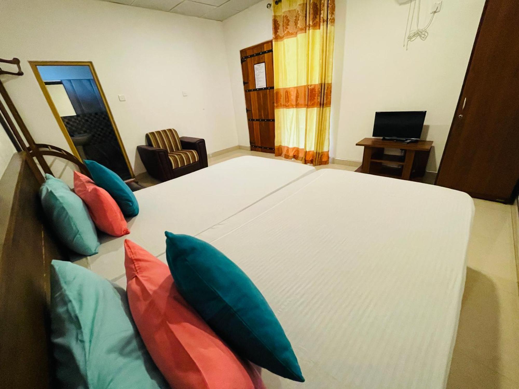 Tishan Holiday Resort Polonnaruwa Rum bild